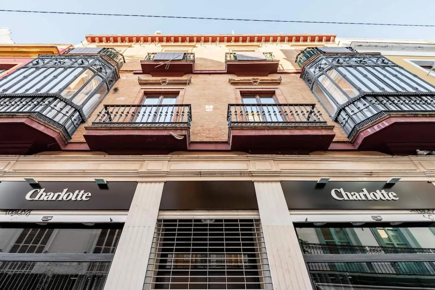 Komodo Sierpes: Bright & Classy Central Apartment セビリア