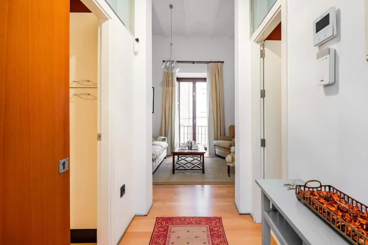 Komodo Sierpes: Bright & Classy Central Apartment セビリア 0*,
