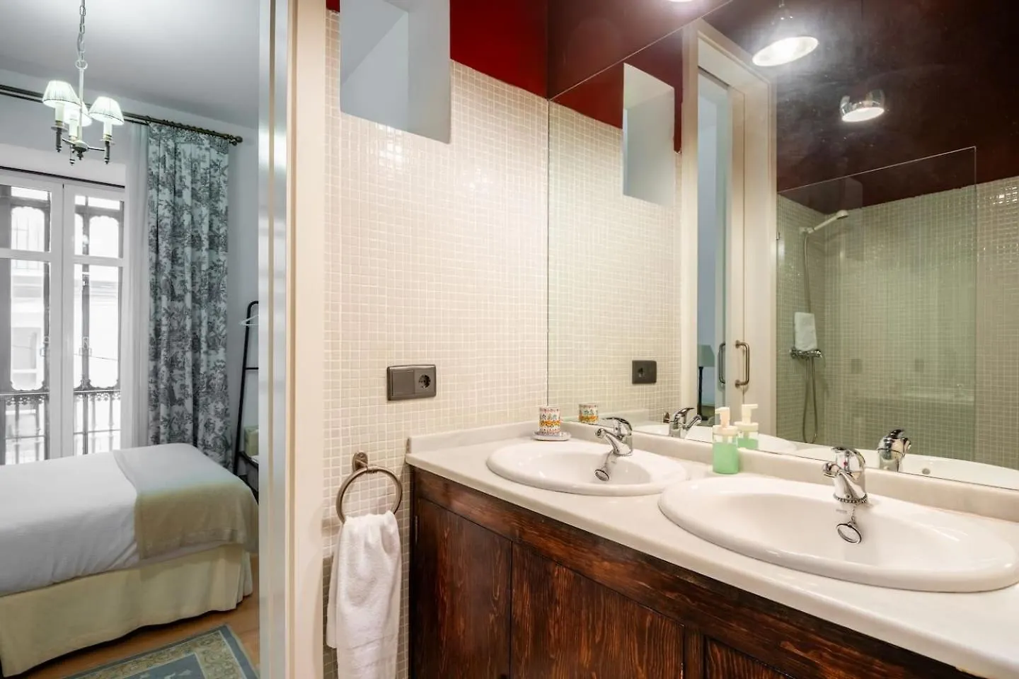 Komodo Sierpes: Bright & Classy Central Apartment Seville Spain
